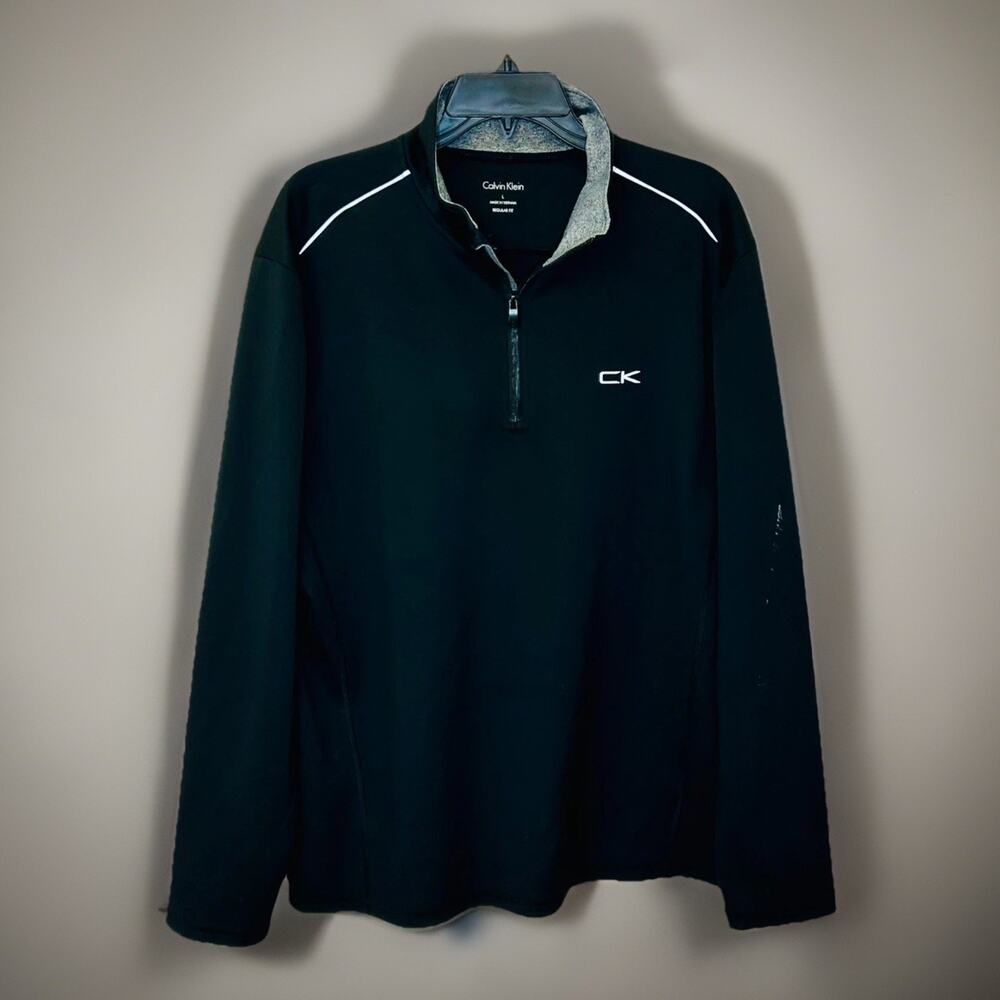 Calvin Klein form fitting 1/4" Zip Jacket Pullover Mock Neck Wind Breaker Size L